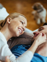 Prečo snívate o slobode vo vzťahu, aj keď partnera milujete? Pravda o fantáziách vás prekvapí