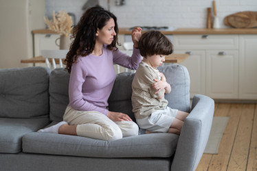 Strach, hnev aj smútok: Ako sa rozprávať s dieťaťom o tom, čo sa deje vo svete?