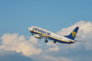 Ryanair opäť ruší lety: Čo to znamená pre cestovanie Slovákov v roku 2026?