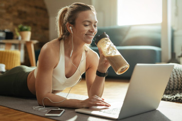 Proteín pre ženy: 8 mýtov, ktoré ovplyvňujú energiu a hormóny