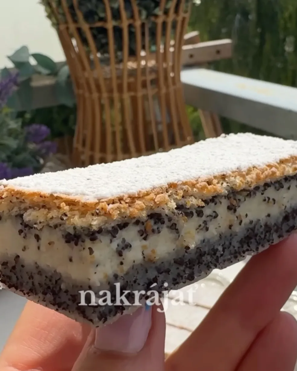 trojvrstvový makový koláč