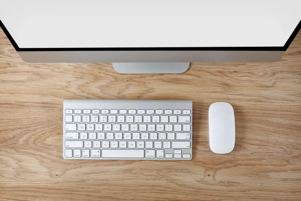 klávesnica bez numerického bloku