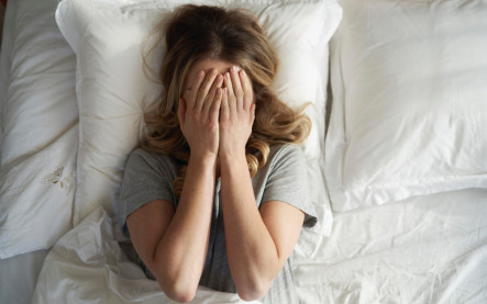 prečo sa mi pred spaním rozbiehajú myšlienky