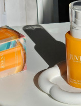 Juvena Vitamin C & Niacinamide Cell Fluid: Novinka pre rozjasnenú pleť bez škvŕn