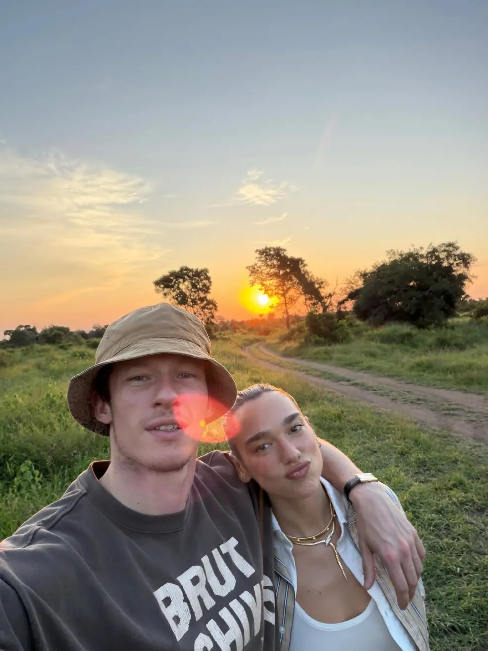 Dua Lipa a Callum Turner