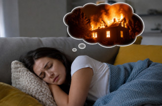 Oheň v sne: Čo znamená podľa snára a psychológie snov?