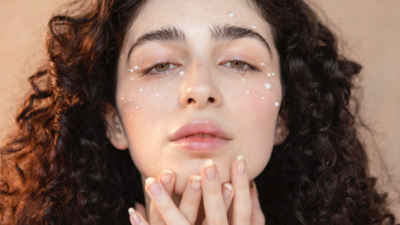 Najväčšie beauty trendy leta 2026: Toto bude dominovať make-upu aj skincare