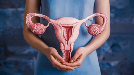 8 mýtov o endometrióze, ktoré ženám zbytočne komplikujú život (a prečo je dôležité ich konečne vyvrátiť)