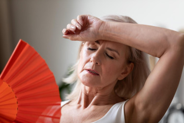Hormonálne zmeny počas menopauzy: Tipy, ktoré vám pomôžu cítiť sa omnoho lepšie