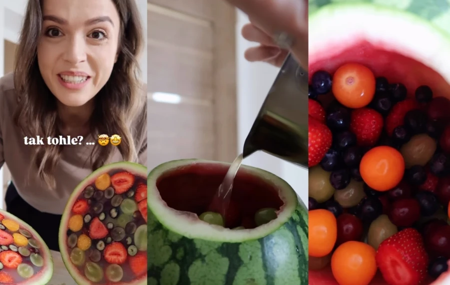 melónové ovocné želé – vydlabaný melón plný farebného ovocného želé, ilustračné foto k letnému dezertu bez pečenia