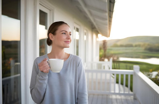 Neviete cez leto skutočne vypnúť? Slow living vás naučí oddychovať bez výčitiek