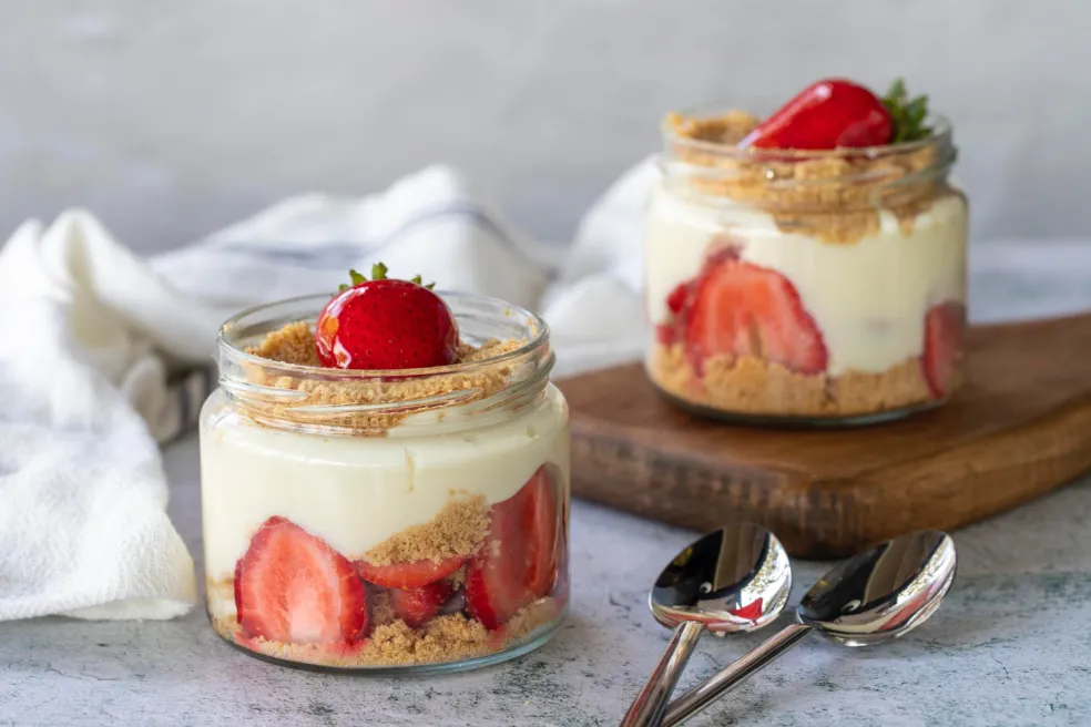 chrumkavý ovsený základ cheesecake pohára