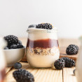 Zdravé cheesecake poháre bez pečenia: 5 krémových receptov zo skyru, tvarohu a ovocia