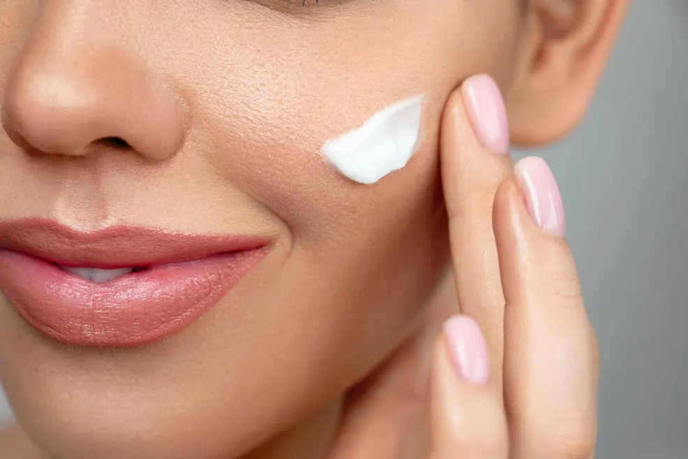 opaľovací krém pod make-up