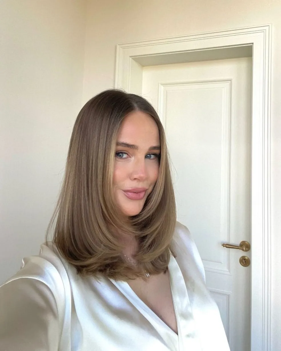 clavicut s balayage a svetlejšími face-framing prameňmi