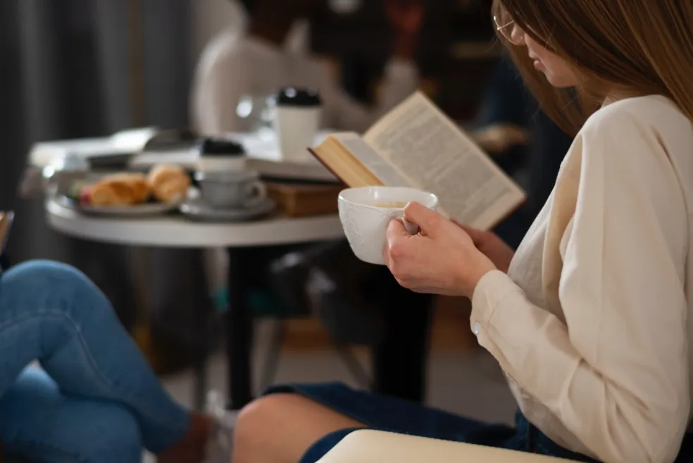 * Silent Book Club ako offline aktivita na spoznávanie nových ľudí