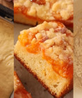 Meruňkový kynutý koláč s drobenkou: Nadýchaný a šťavnatý recept na plech