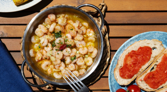 Tapas na letnú oslavu: 10 jednoduchých receptov na španielske chuťovky, ktoré zmiznú zo stola ako prvé