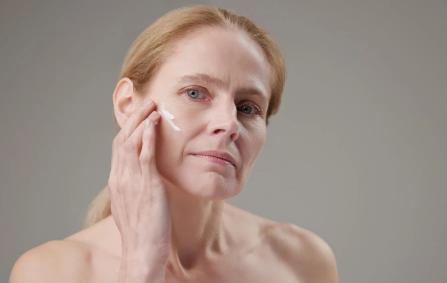 menopauzálna pleť so suchosťou a citlivosťou po 50-ke