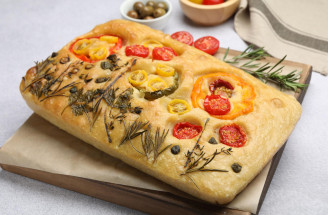Focaccia so zeleninou zo záhradky: Jednoduchý recept na nadýchaný taliansky chlieb