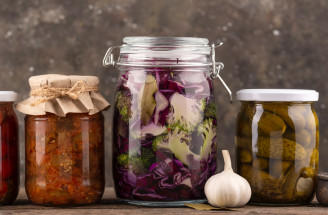 Fermentované potraviny pre zdravé črevá: Ktoré jesť a čo robia s mikrobiómom?