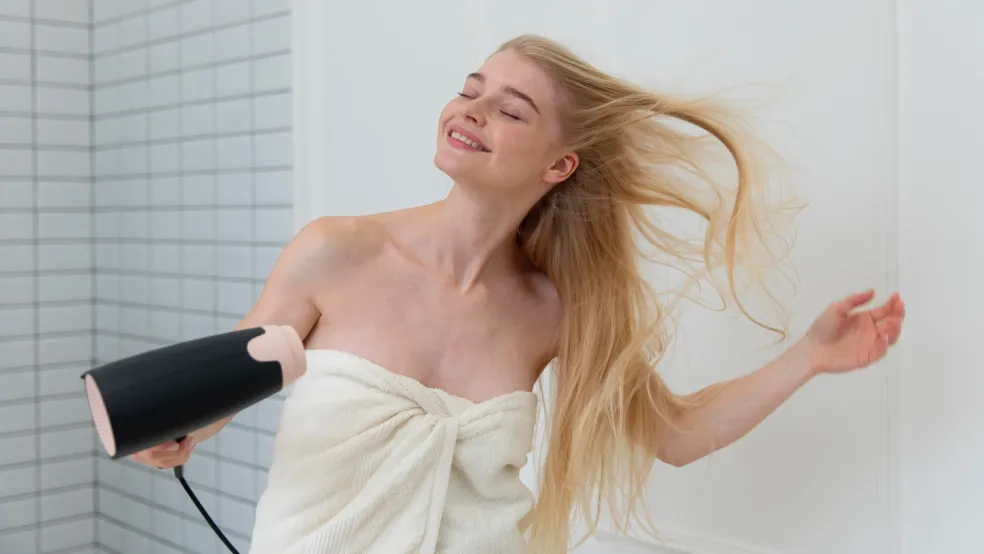 anti-frizz starostlivosť o vlasy po mori