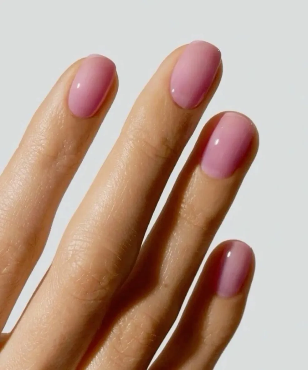 lychee nails na krátkych nechtoch