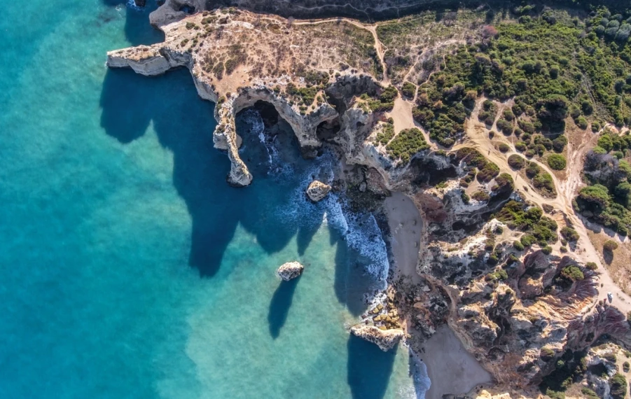 dovolenka v Európe v septembri pri mori s menším počtom turistov