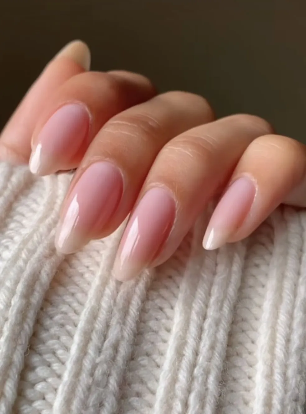 svadobná ballet blush manikúra s jemným ružovým odtieňom