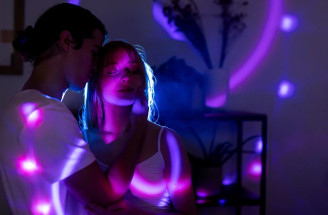 Elektrosex: Vzrušujúci svet elektrických rozkoší, ktorý musíte spoznať