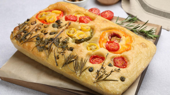 Focaccia so zeleninou zo záhradky: Jednoduchý recept na nadýchaný taliansky chlieb