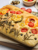 Focaccia so zeleninou zo záhradky: Jednoduchý recept na nadýchaný taliansky chlieb