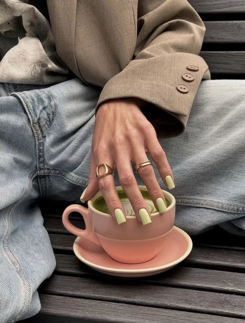 Milky matcha zelené nechty na jeseň 2026