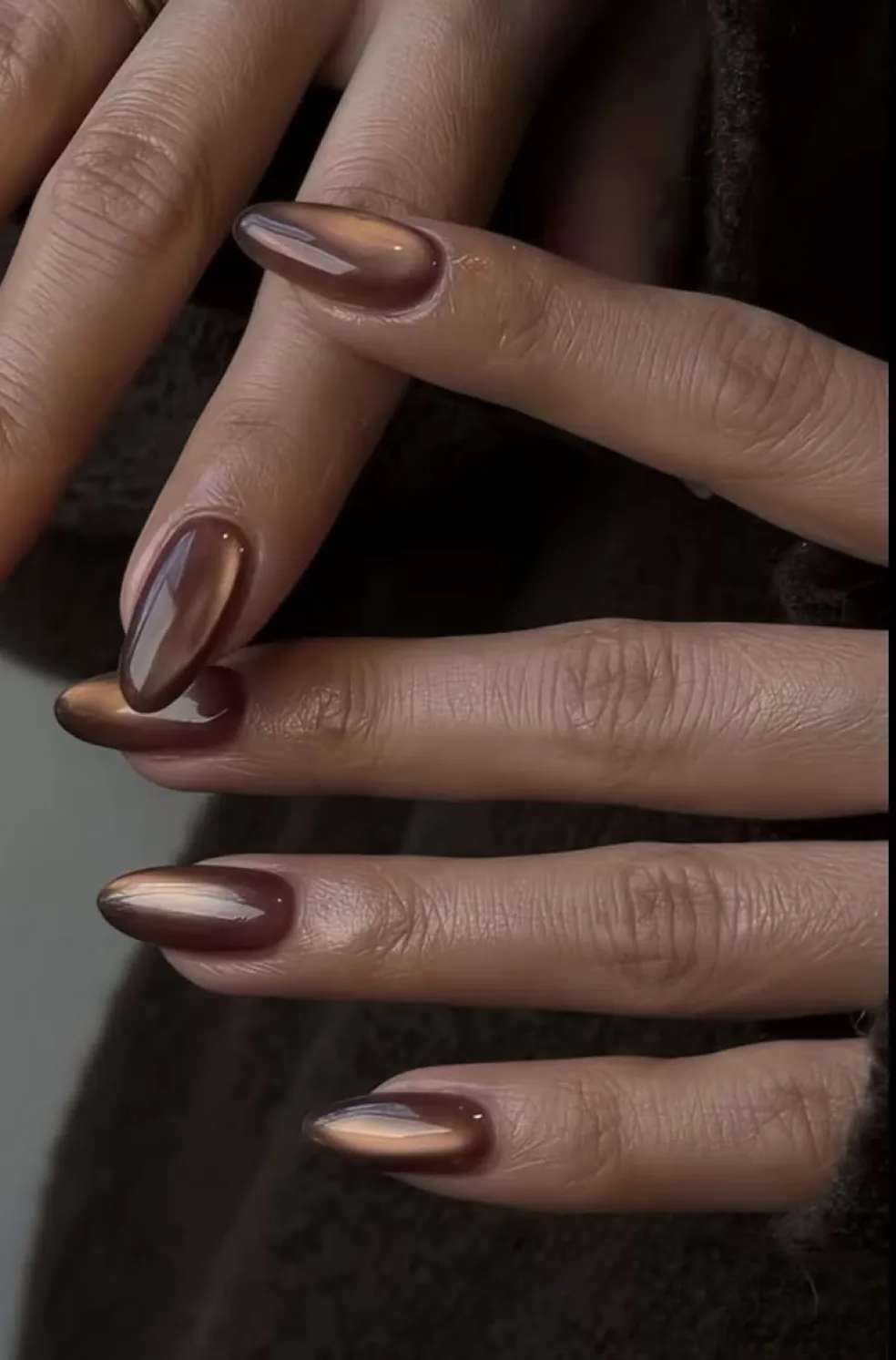 Priesvitné syrup nails s karamelovým leskom