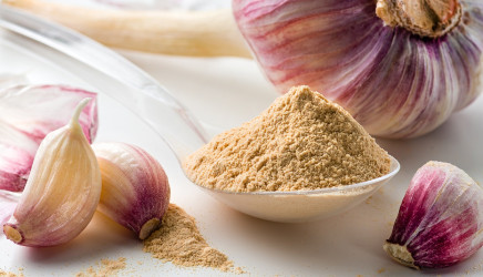 Sušenie cesnaku a príprava cesnakového prášku – ako postupovať, keď máme prebytok cesnaku?